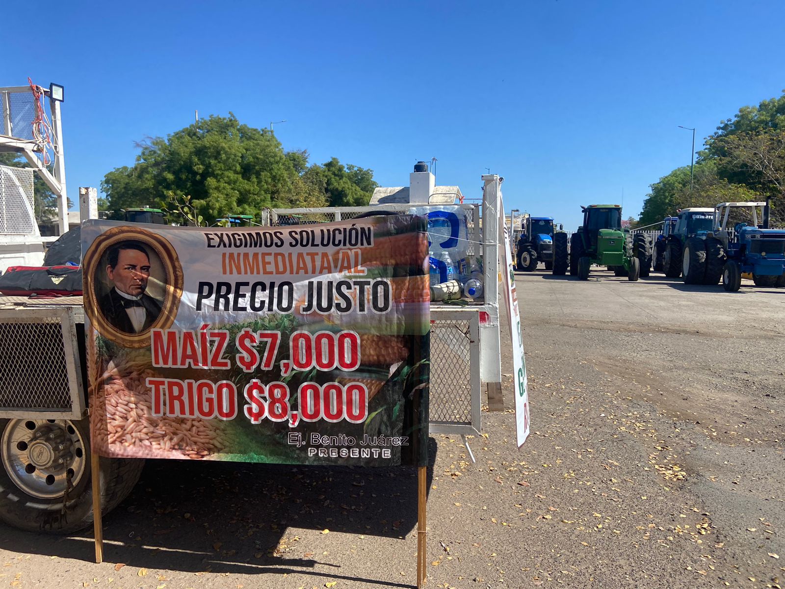 Productores del Évora mantienen el plantón en Pemex en Guamúchil; llaman al gobierno a la no represión