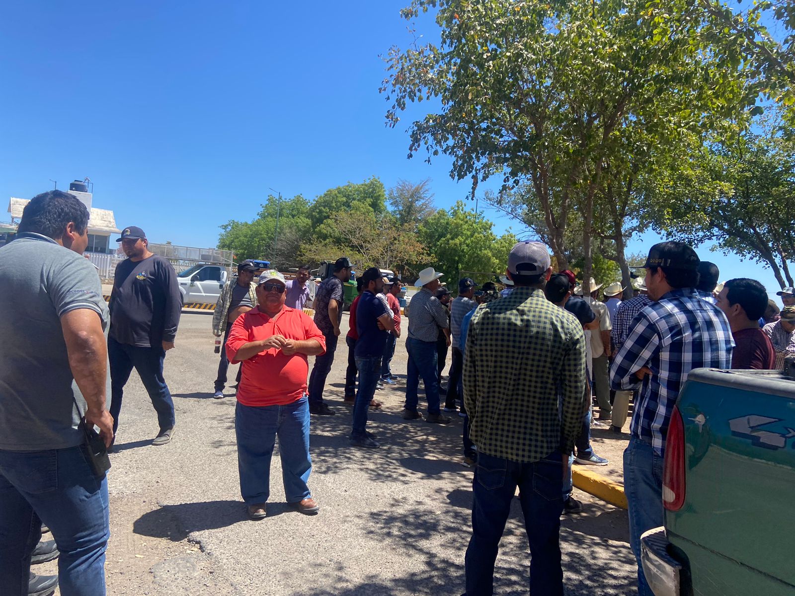 Productores de la región del Évora toman las instalaciones de Pemex en Guamúchil