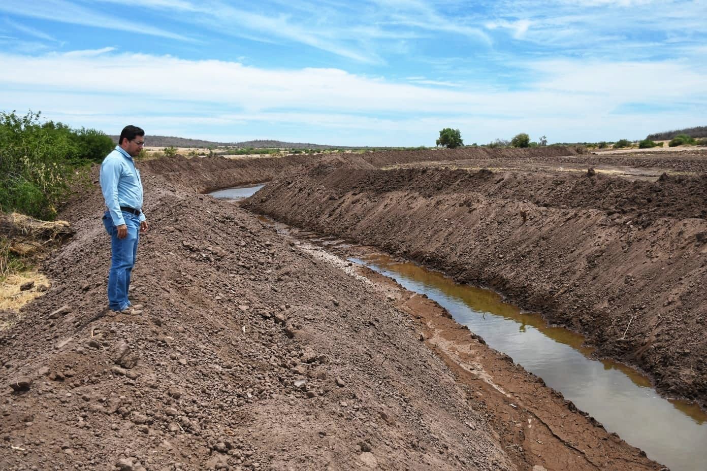 Realizan obra de habilitación del cauce en arroyo de Batamotos, en Angostura; buscan prevenir inundaciones