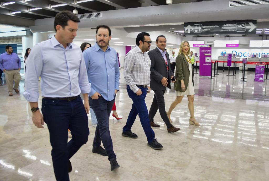 Recorre alcalde y secretaria de Turismo el recién remodelado Aeropuerto Internacional de Culiacán