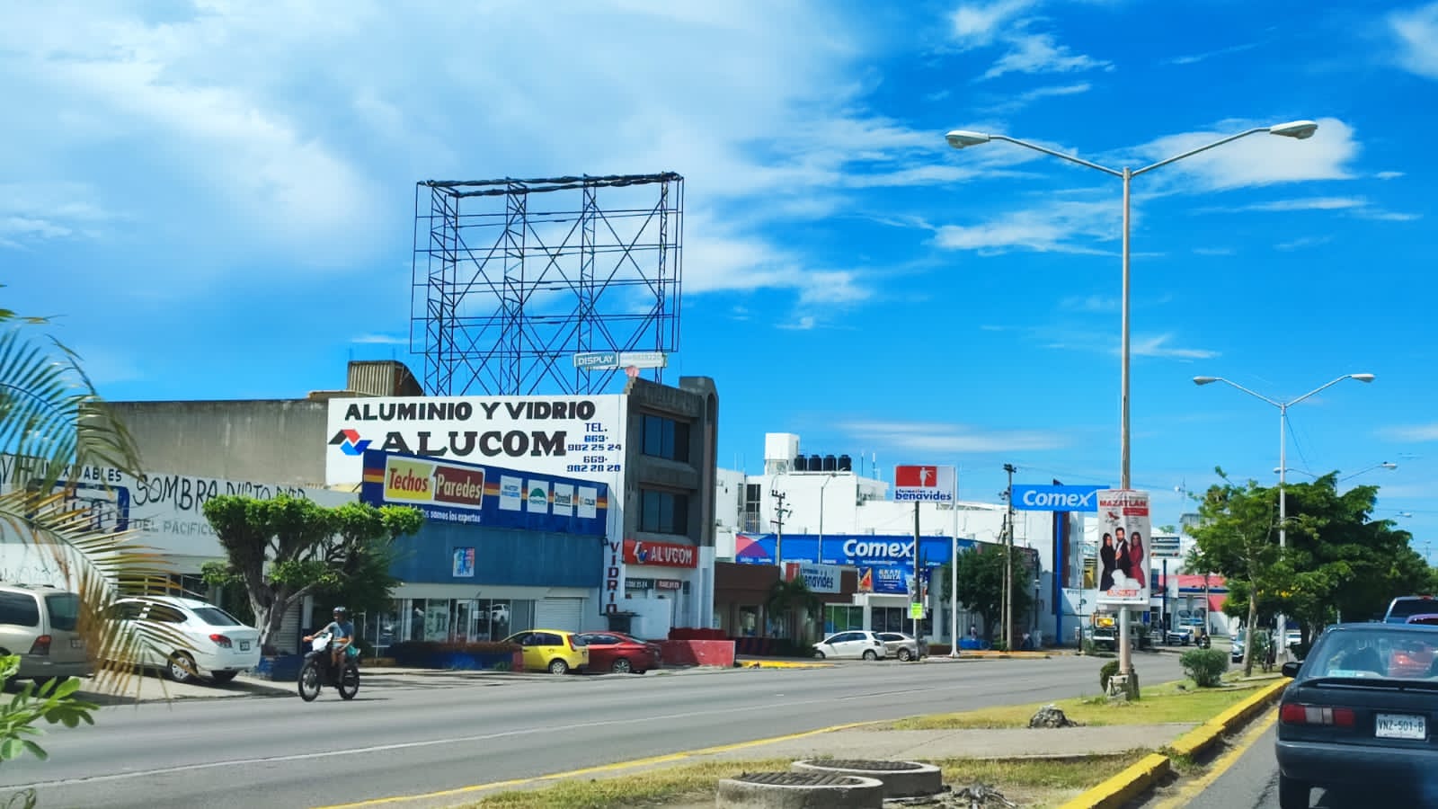 Regularizarán espectaculares para prevenir desastres en la temporada de lluvias