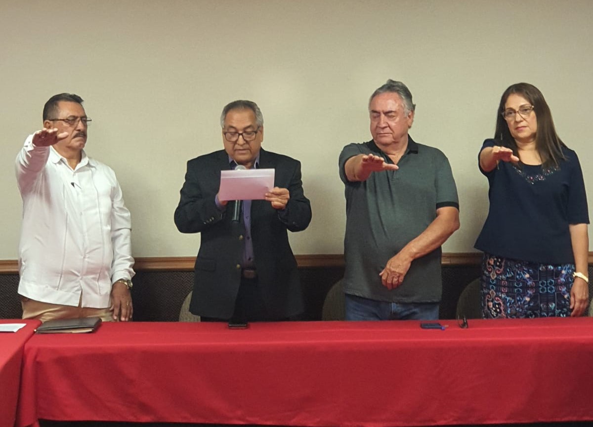 Rinde protesta el comité directivo de la Asociación de Jubilados y Pensionados de la UAdeO