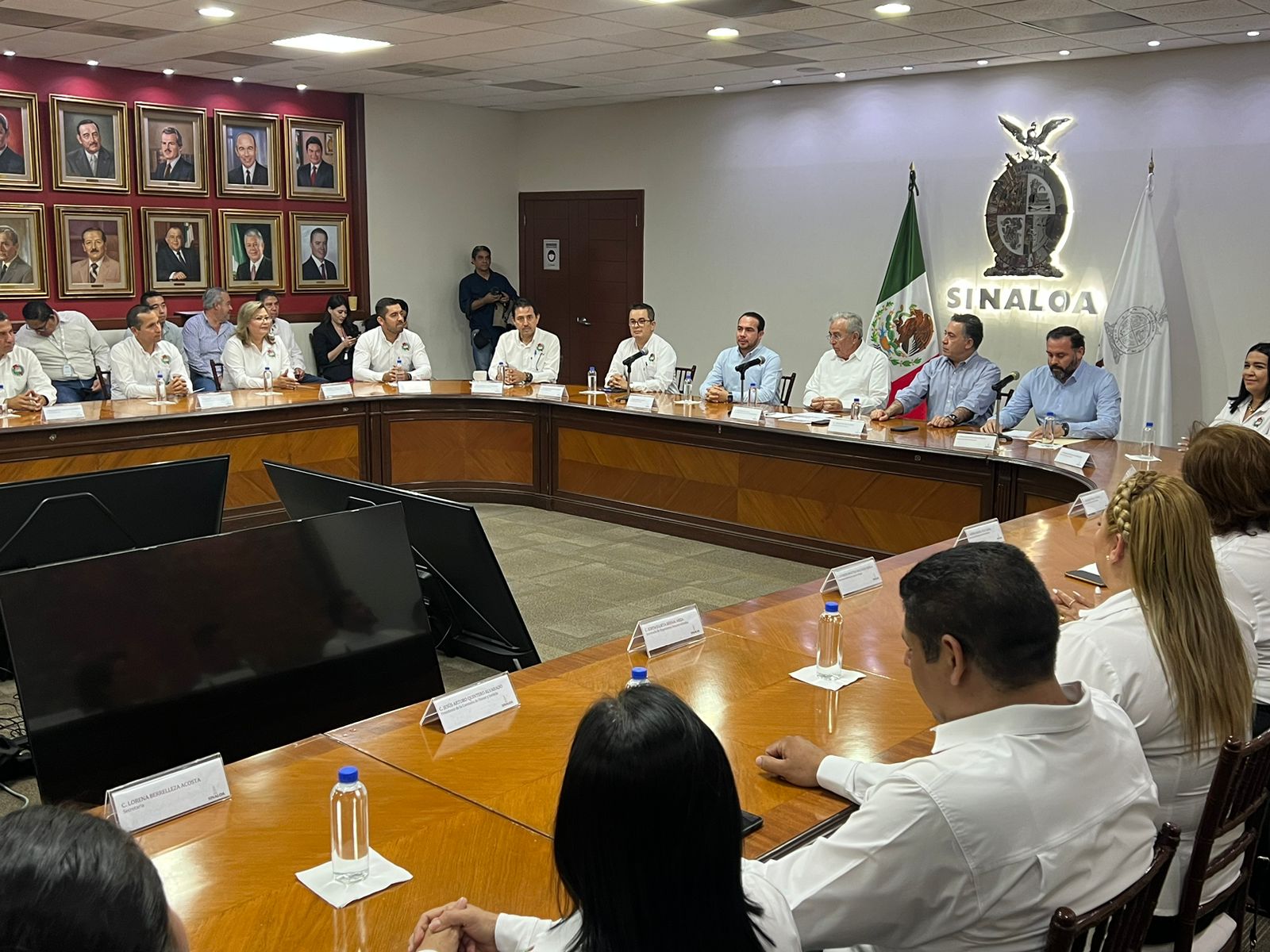 ‘Se ha sentido mucha diferencia en su gobierno’: Michel Benítez a Rocha; presentan nuevo Comité del STASE