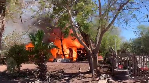 Se genera disputa por predios en la colonia Cirilo Mena, desalojan y queman viviendas a ciudadanos