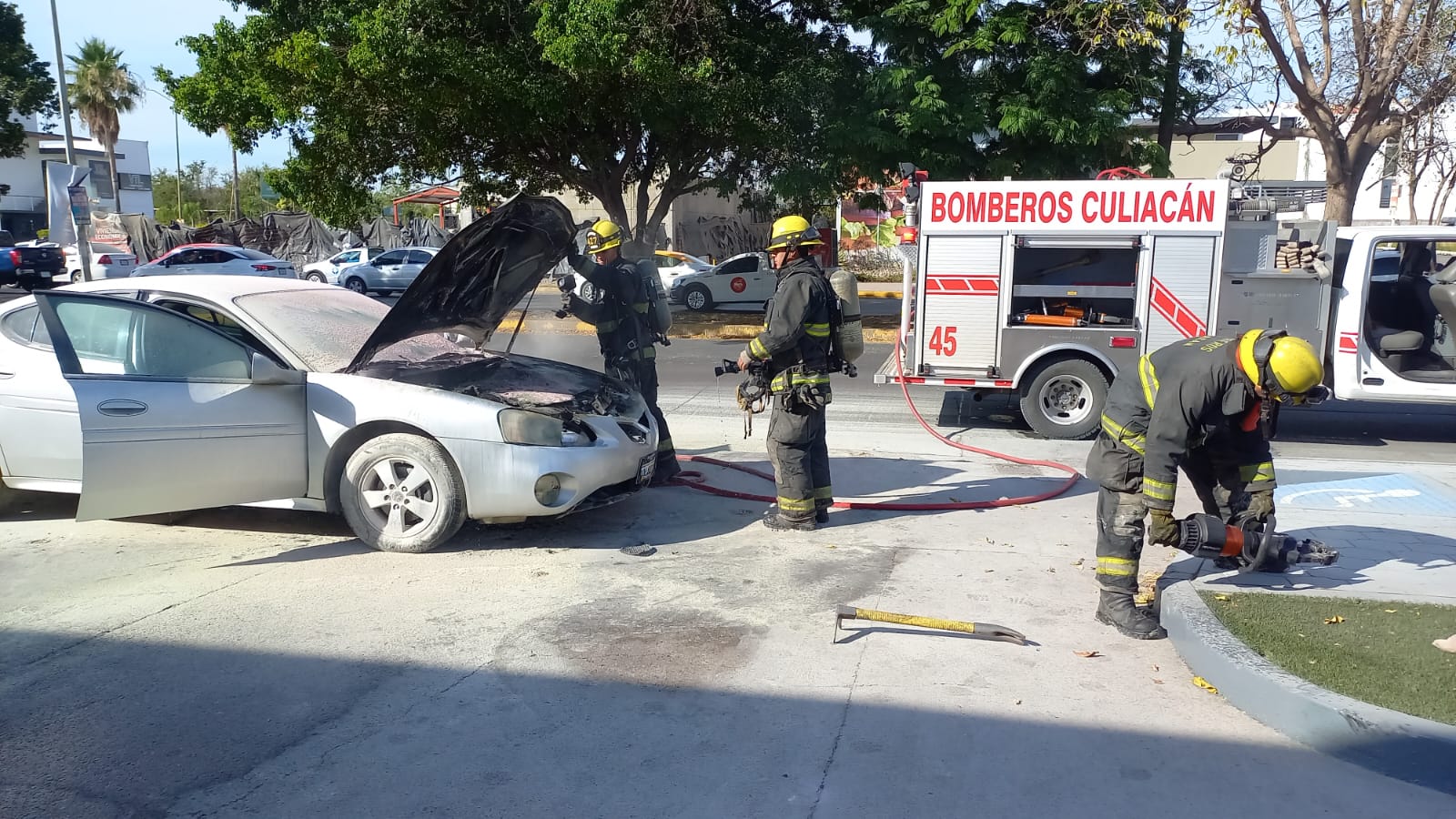 Aumentan incendios de vehículos en la vía pública en Culiacán