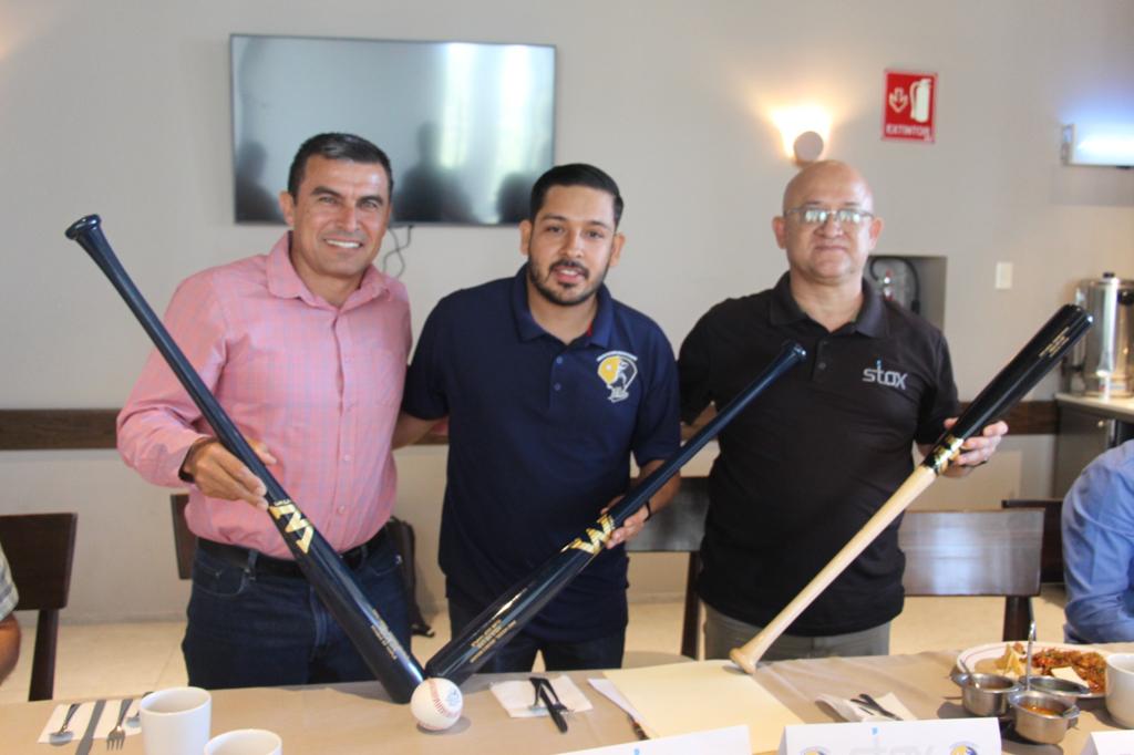 Todo listo para los play offs en la Liga de Beisbol Universitaria Stox en Culiacán