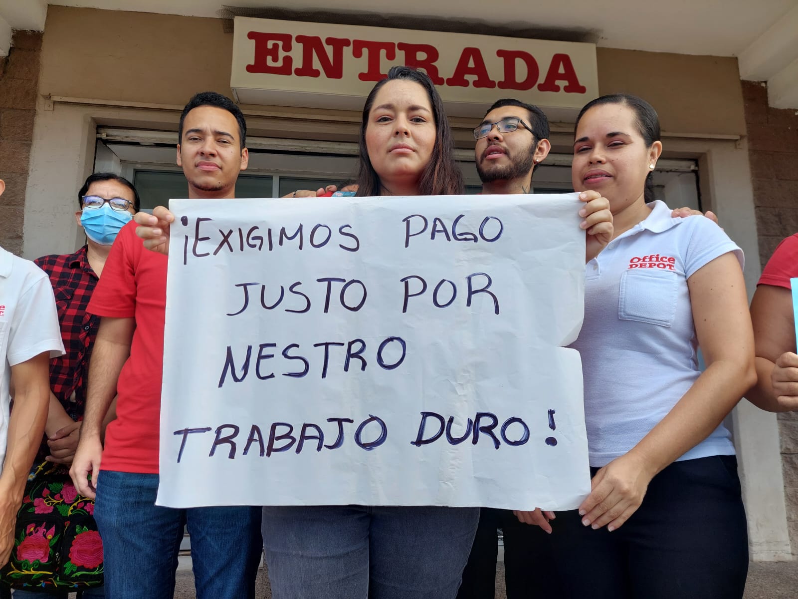 Trabajadores de Office Depot Mazatlán protestan contra el pago injusto de utilidades