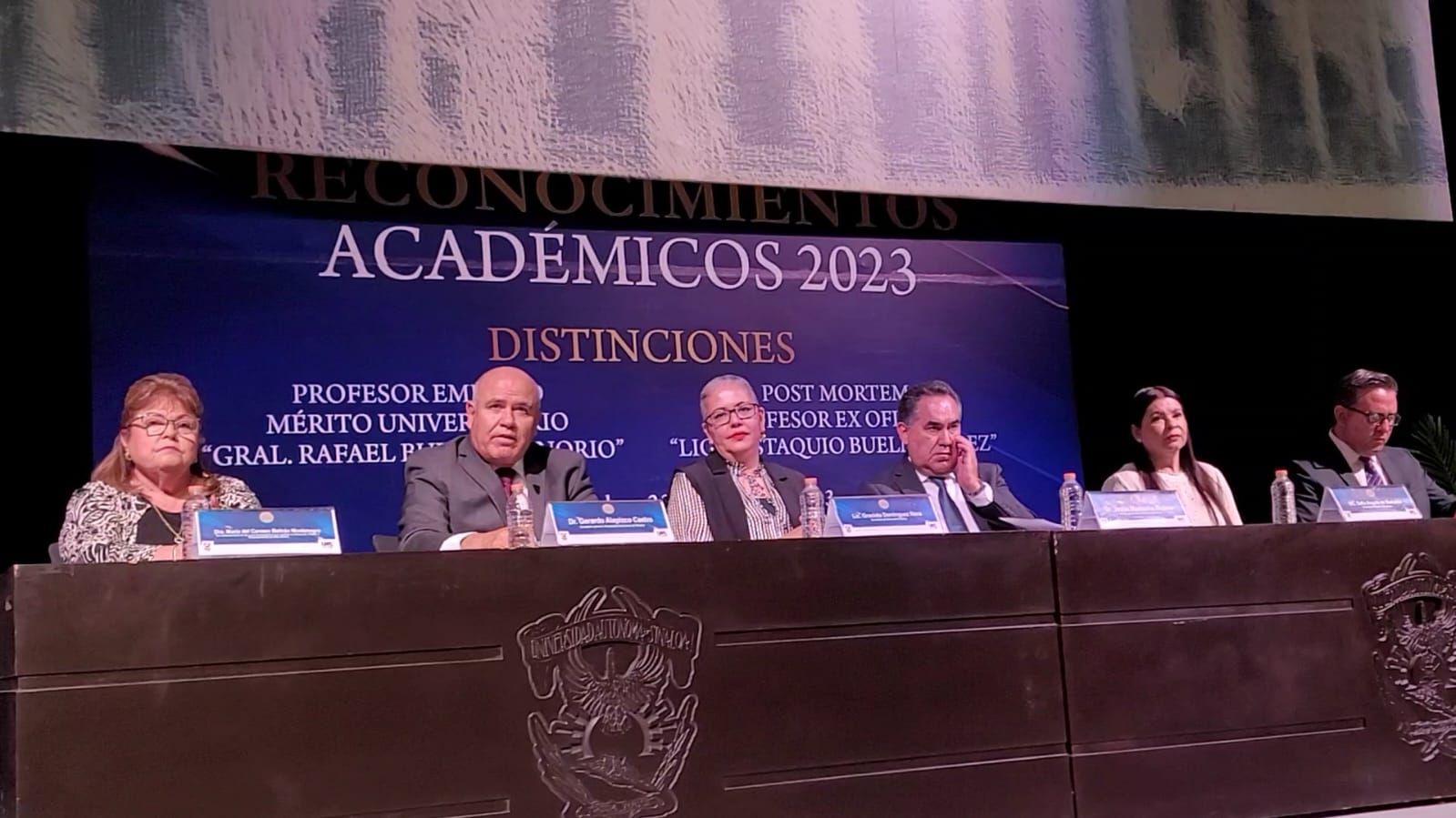 UAS realiza entrega de reconocimientos a maestros, investigadores y personal administrativo