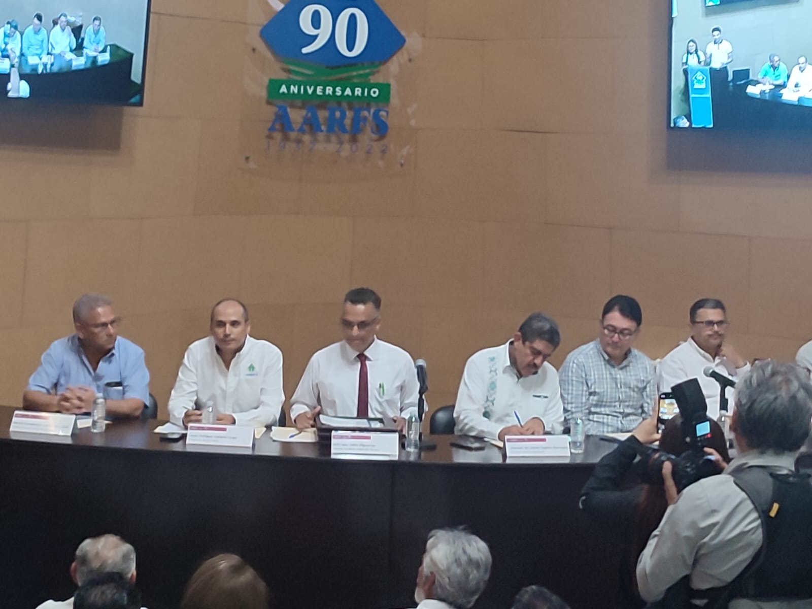 Una realidad carrera técnica en Operación y Mantenimiento de Maquinaria pesada; Conalep signa acuerdo con sectores