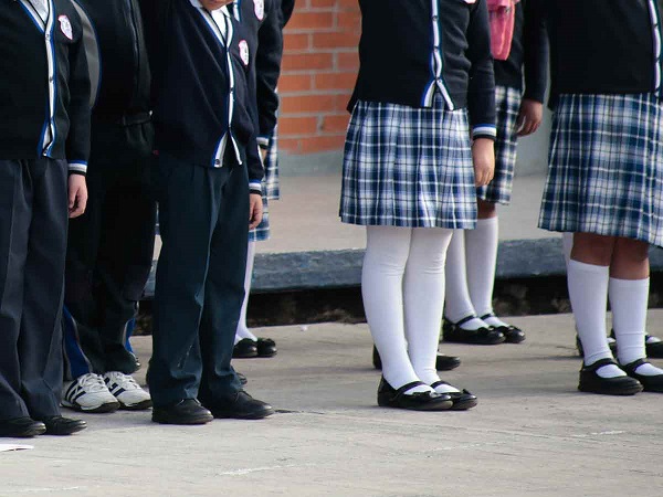 Uniforme neutro: Alumnos de educación básica de la CDMX podrán decidir entre usar falda o pantalón
