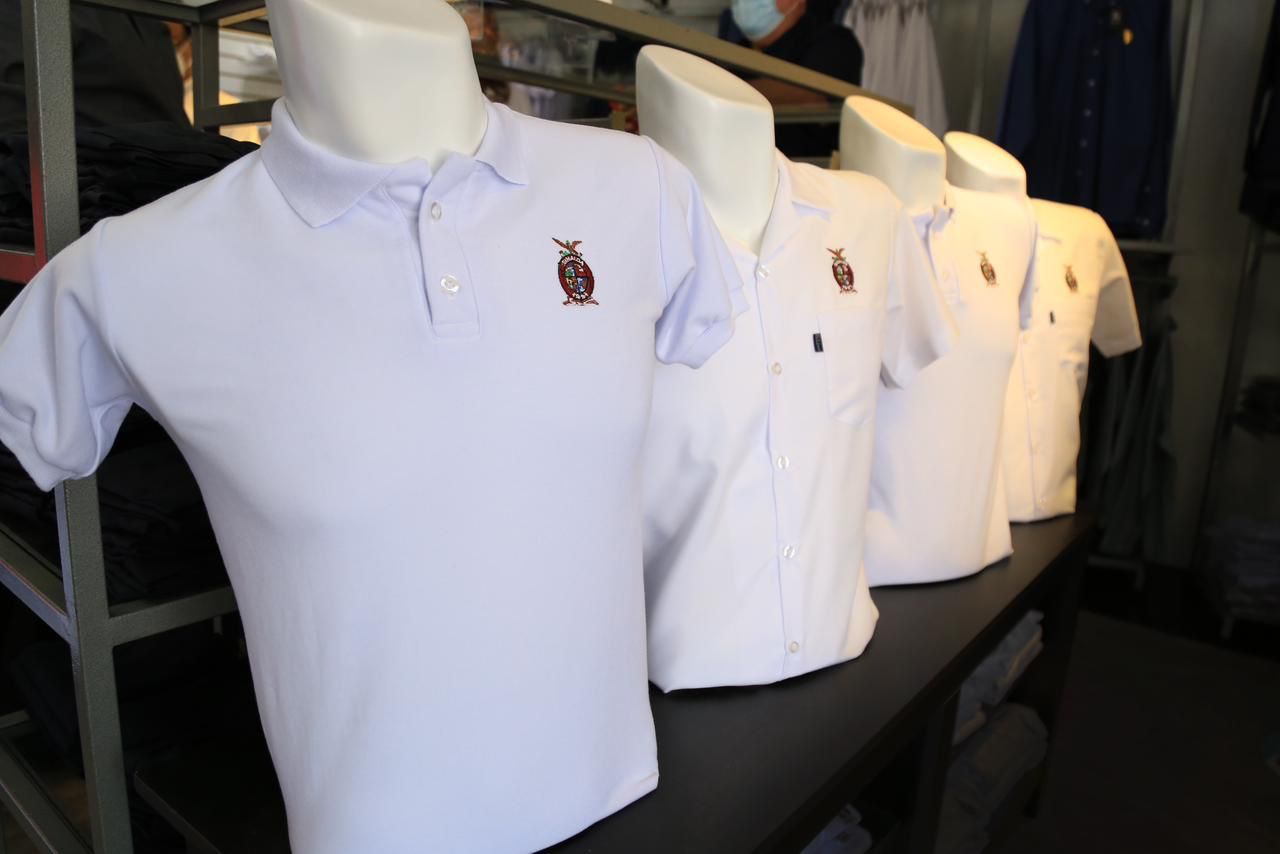 Confección de uniformes escolares gratuitos va al 95% algunos centros de canje ya los exhiben: Textileros