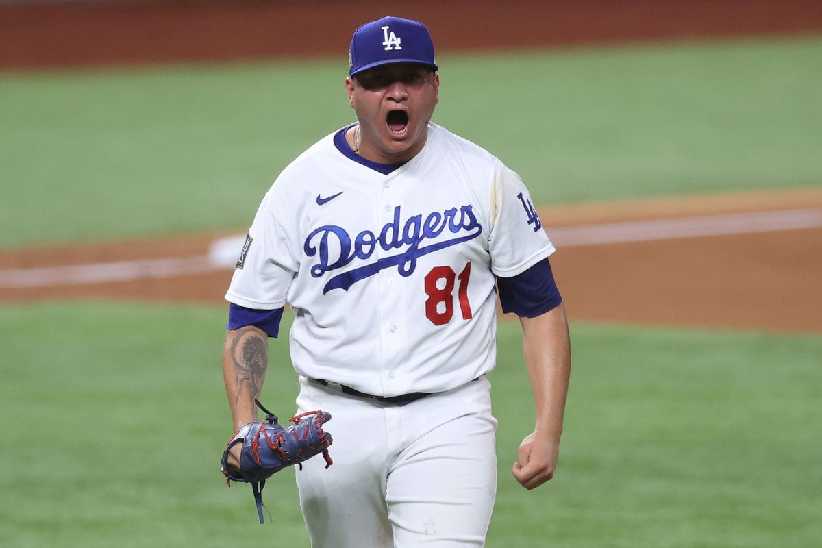 Víctor González sigue luciendo y gana con los Dodgers de Los Ángeles
