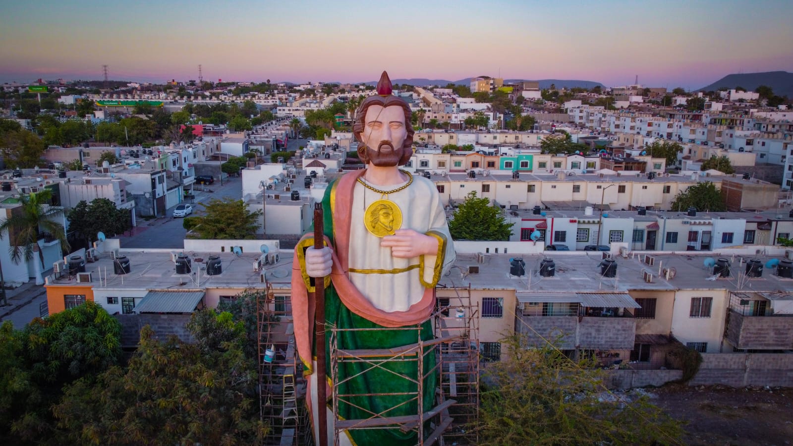 ¿Ya viste el San Judas Tadeo gigante en Culiacán? Aquí te contamos todo lo que sabemos de esta figura