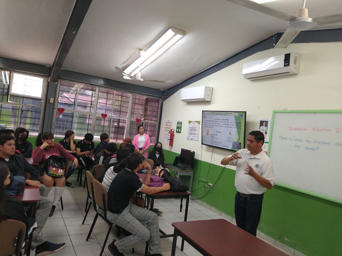 No tenemos ningún plantel de Cobaes sin aire acondicionado, aun así estamos licitando 170 equipos más: Director