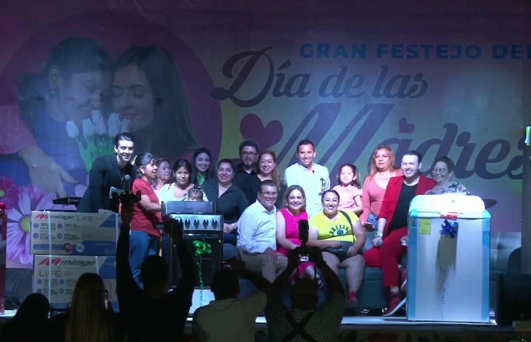 En grande festejan el Día de las Madres en Mazatlán