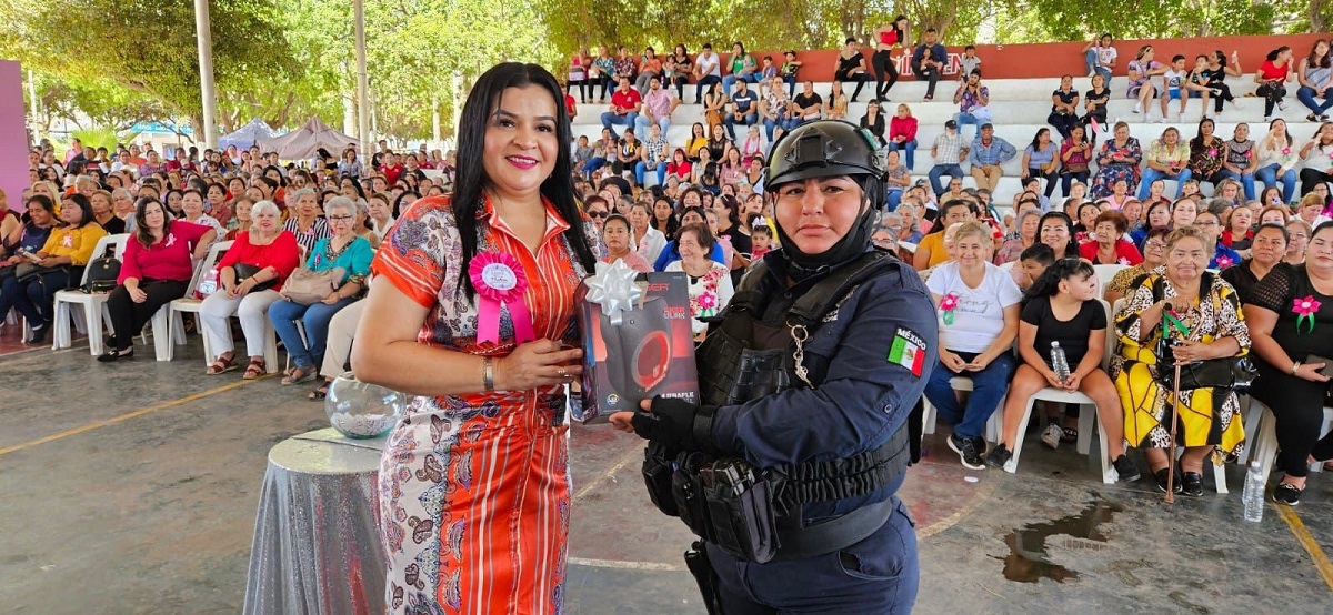 Margoth Urrea Pérez encabeza en Navolato festejo del Día de las Madres