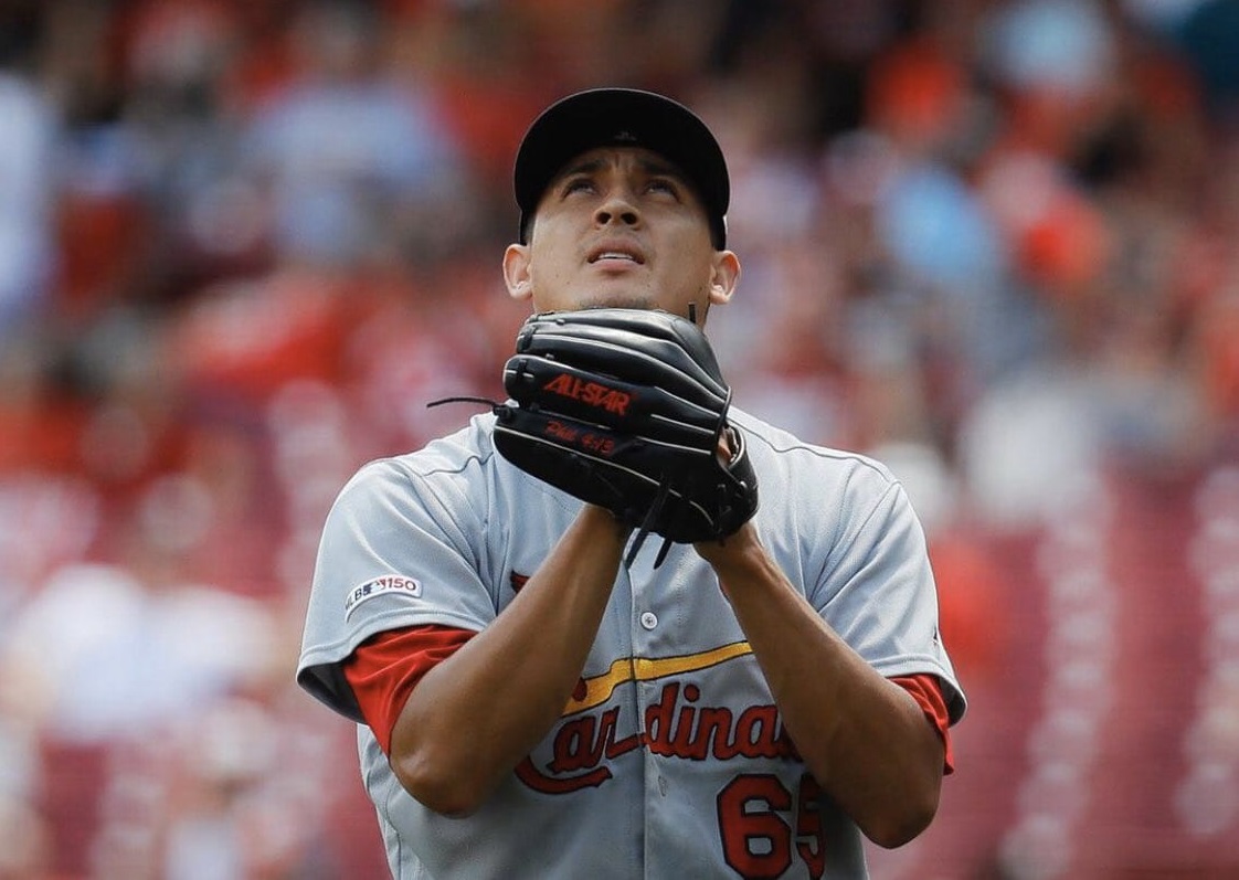 Giovanny Gallegos llegó a siete salvamentos con los Cardenales de San Luis