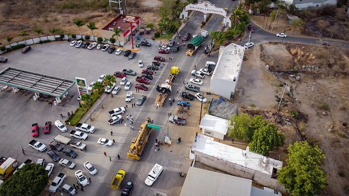 Fieles creyentes dan la bienvenida al polémico San Judas Tadeo gigante en Badiraguato