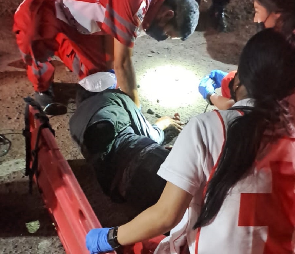 Localizan a motociclista inconsciente sobre el bulevar Luis Donaldo Colosio, en Guasave