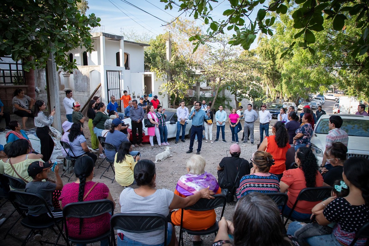 Alcalde de Culiacán anuncia pavimentación de ocho calles en la colonia 22 de Diciembre