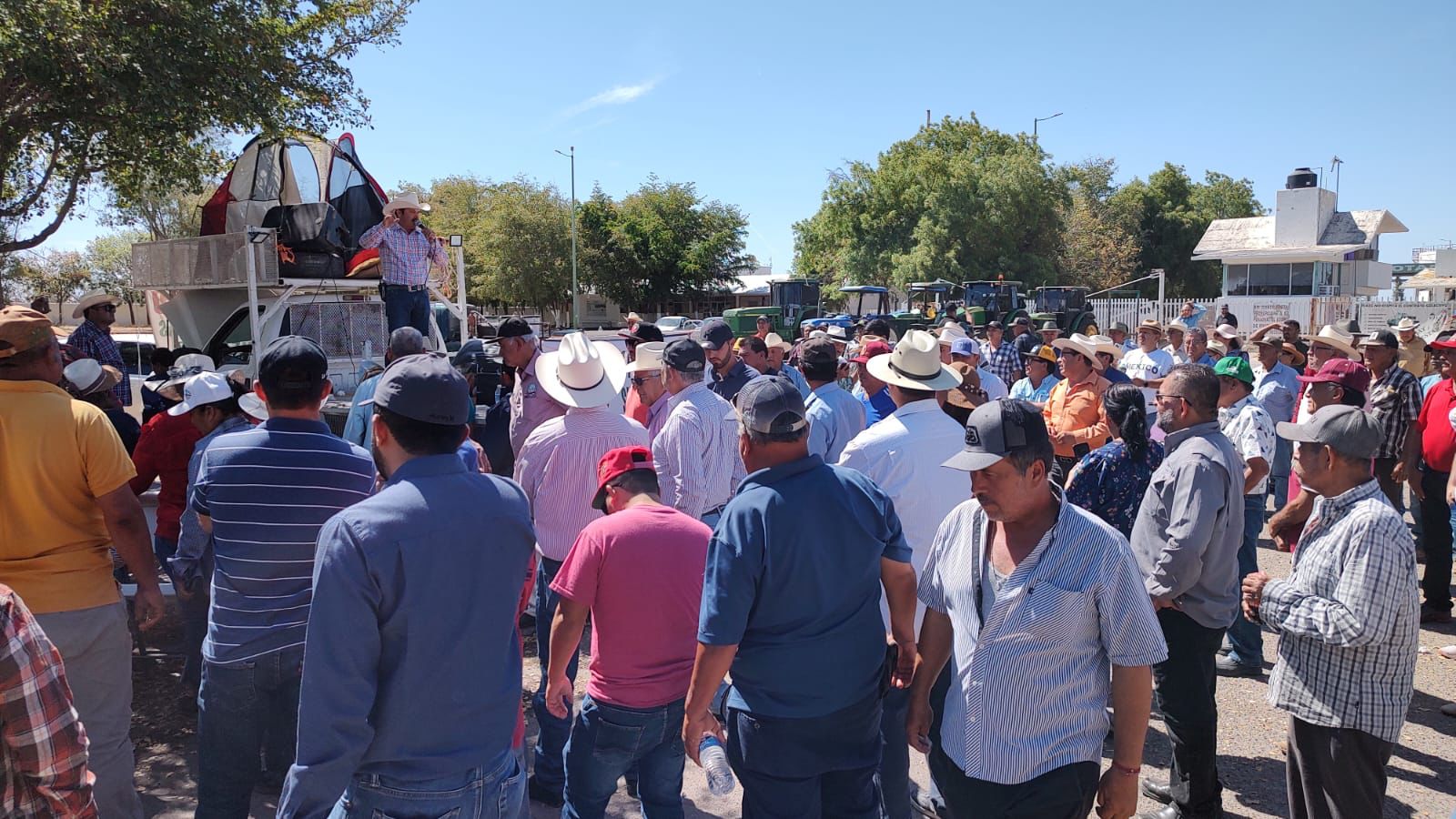 Como ´bomba´ les cae la noticia a productores de Guamúchil la cancelación de la reunión con el secretario de Gobernación