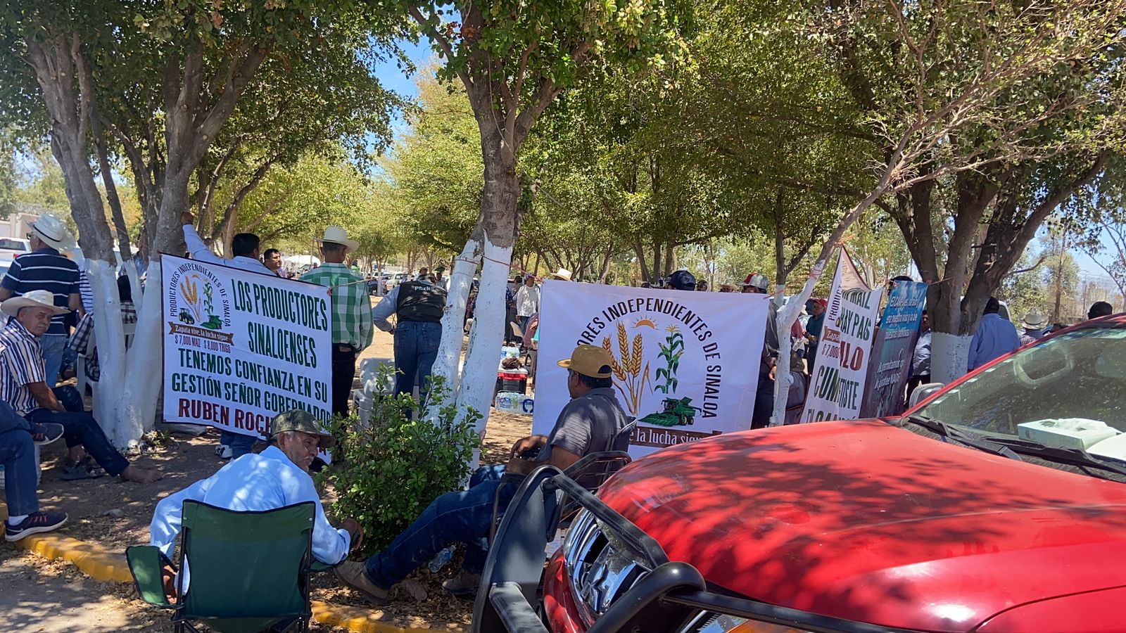 En el Évora se ampara Gumaro López, líder agrícola, ante amenazas de represión por el plantón en Pemex