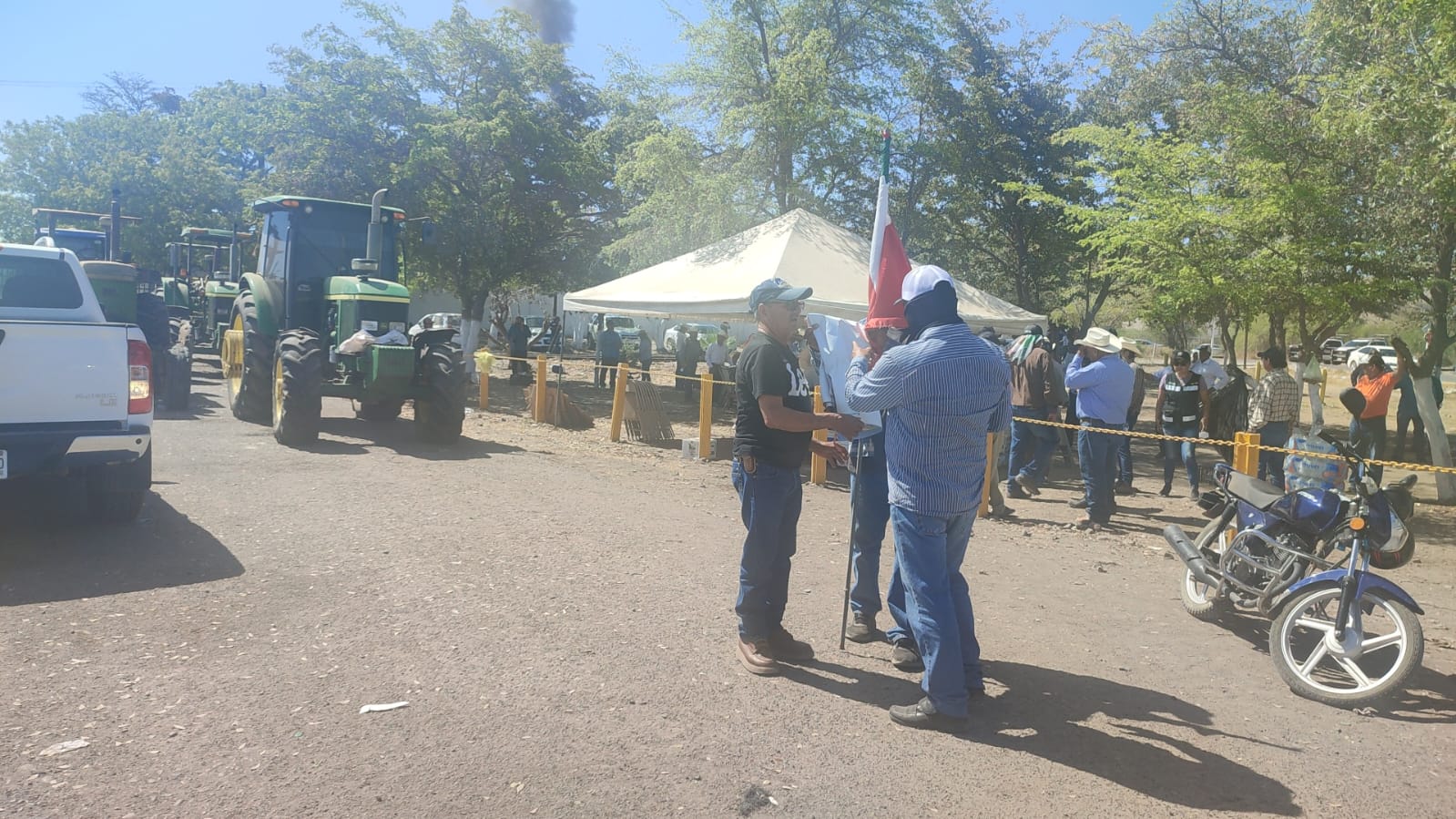 ‘Que se levanten los de Culiacán; una vez liberadas las plantas, productores deben pedir la reunión con Gobernación’: Rocha