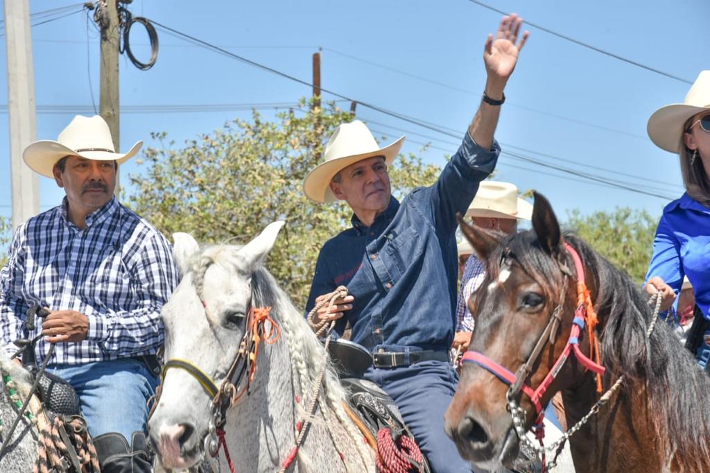 Alcalde Gerardo Vargas Landeros encabeza cabalgata por el 120 Aniversario de Los Mochis