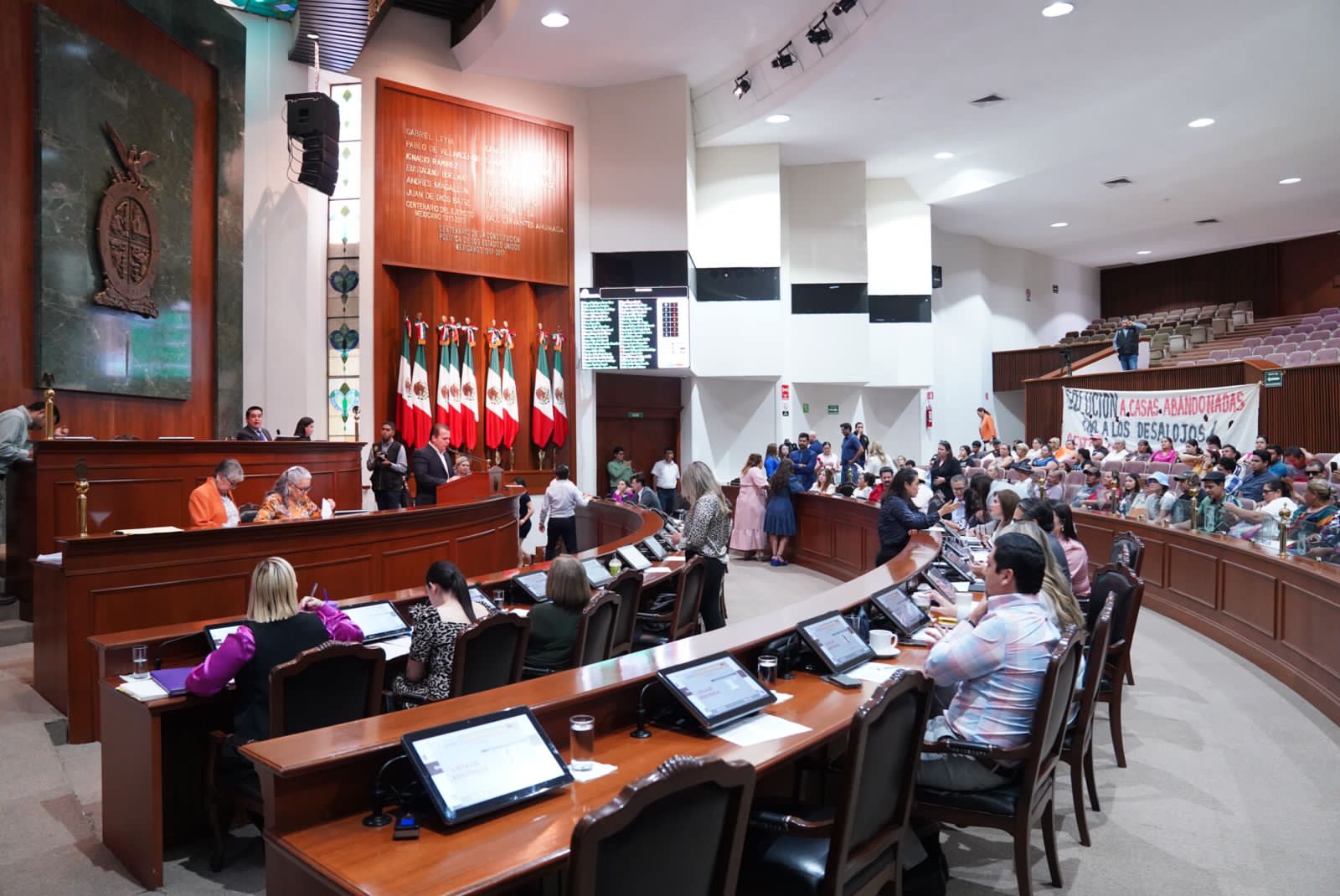 ¡Ya es ley! Aprueban iniciativa de Rocha para otorgar beca a huérfanos por feminicidio
