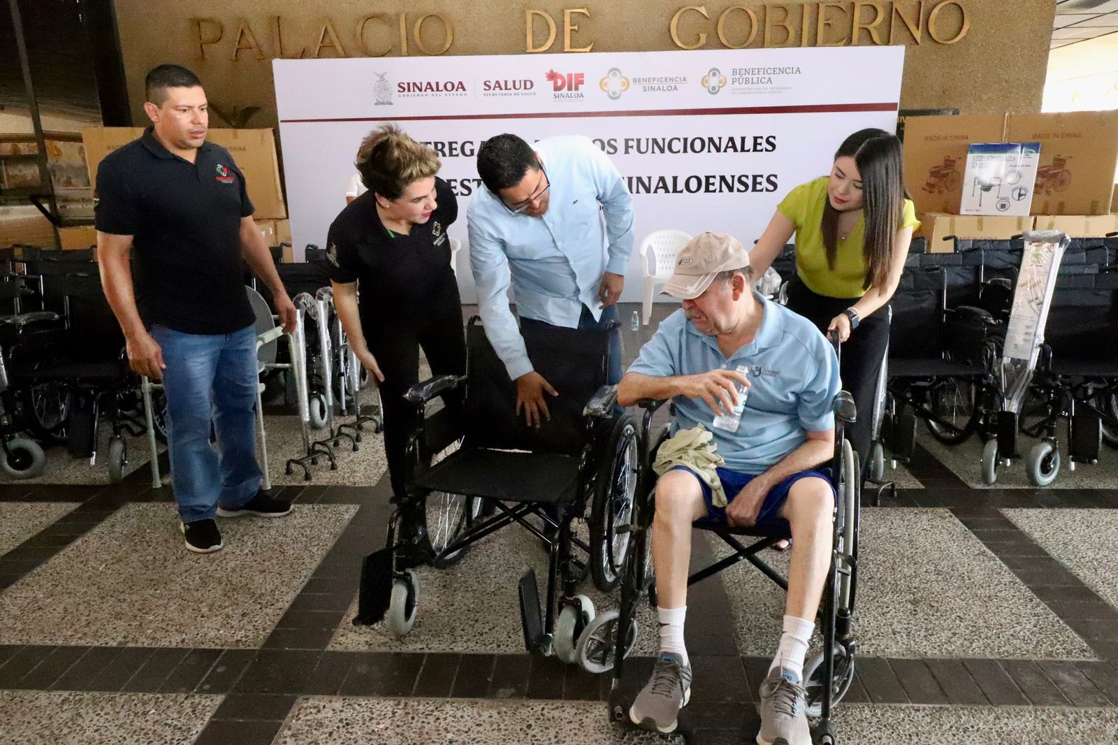 Beneficencia Pública de la SSA entrega apoyos funcionales a familias de Sinaloa