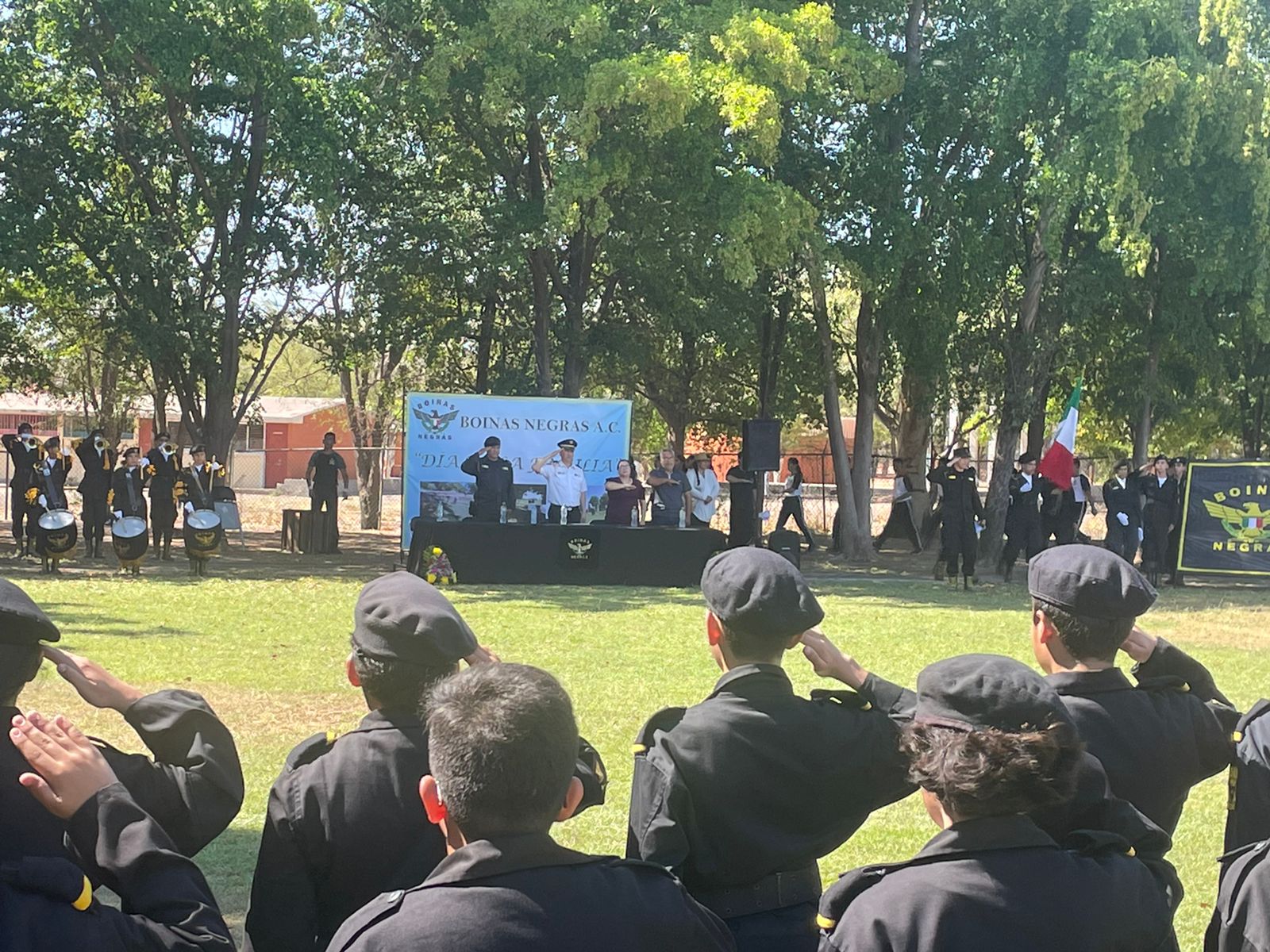 Boinas negras Culiacán celebran su 40 aniversario; festejan en familia
