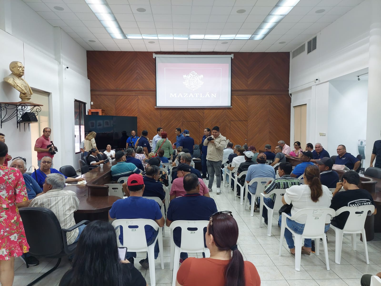 Buscan Guerreros Unidos que agilicen trámites para que expolicías gocen de prestaciones del Issste