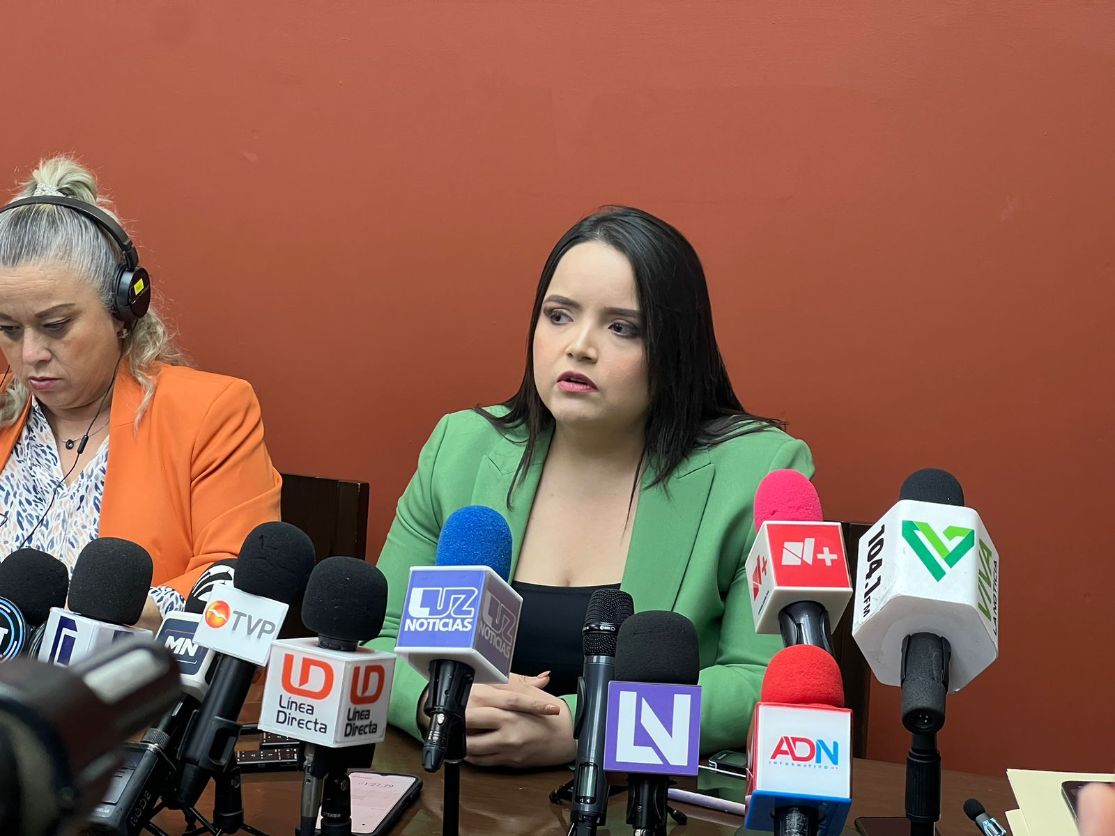 Salidas de Chuy Valdés y Marco Osuna sí cimbran al PRI; no se debe minimizar: Cinthia Valenzuela