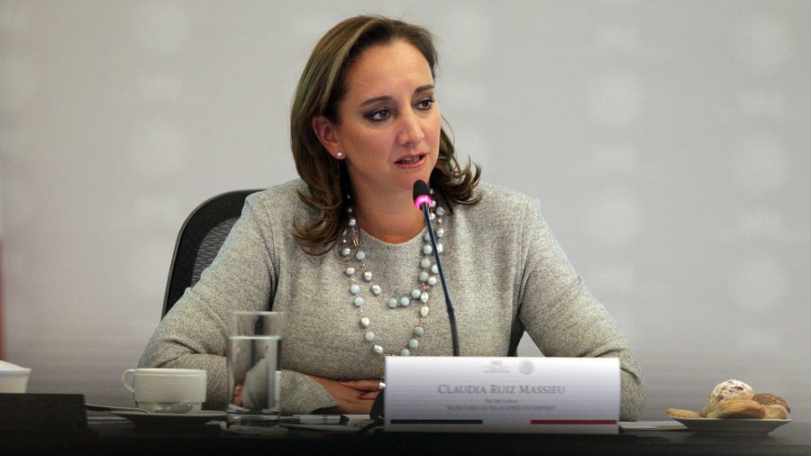 Declina también… Claudia Ruiz Massieu anuncia su retiro de la contienda con ‘Va por México’