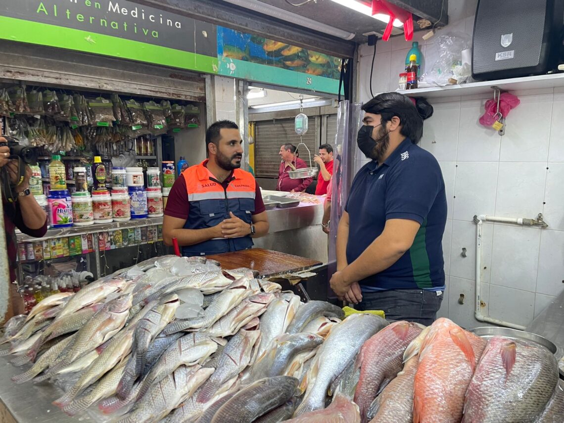 Coepriss vigila puestos semifijos en Mazatlán para evitar enfermedades ante ola de calor