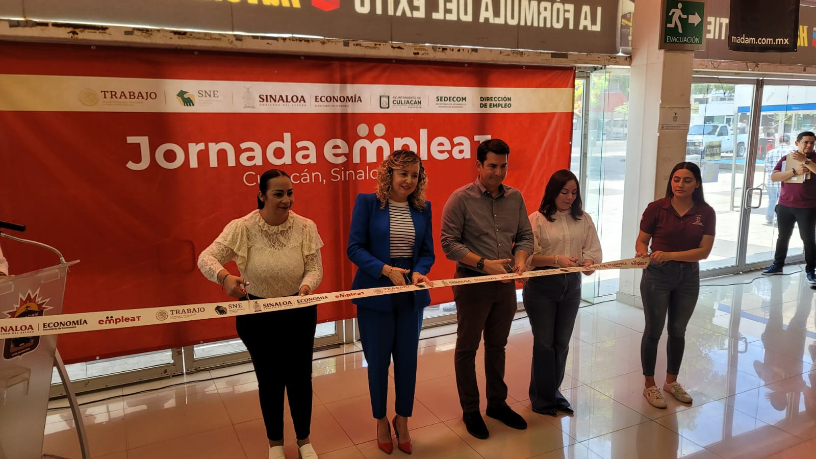 Con 300 vacantes y sueldos de hasta 70 mil pesos, se lleva a cabo la ‘Jornada EmpleaT’, en Culiacán