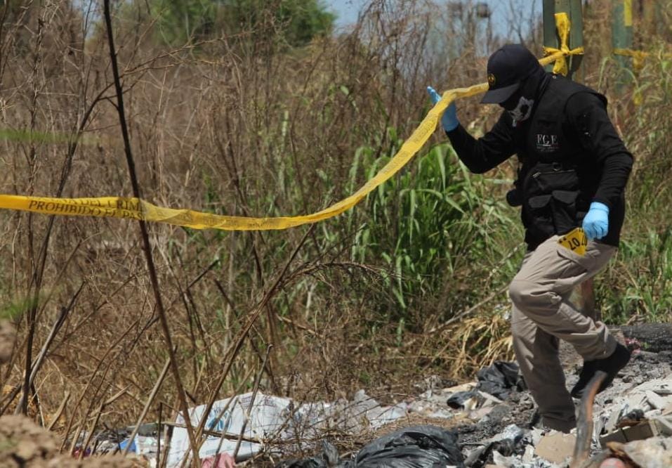 Con AR-15 fue asesinado el hombre encontrado con un mensaje en cartulina, al sur de Culiacán