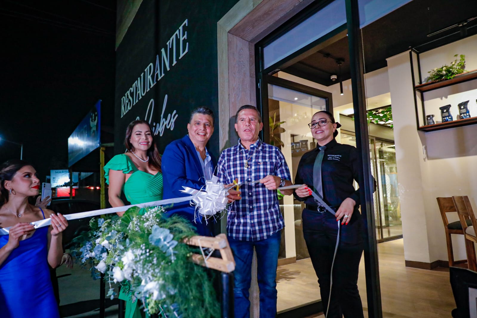 Con gran fiesta inauguran el restaurante JC-Ciobes Cocina Saludable en Culiacán, Sinaloa