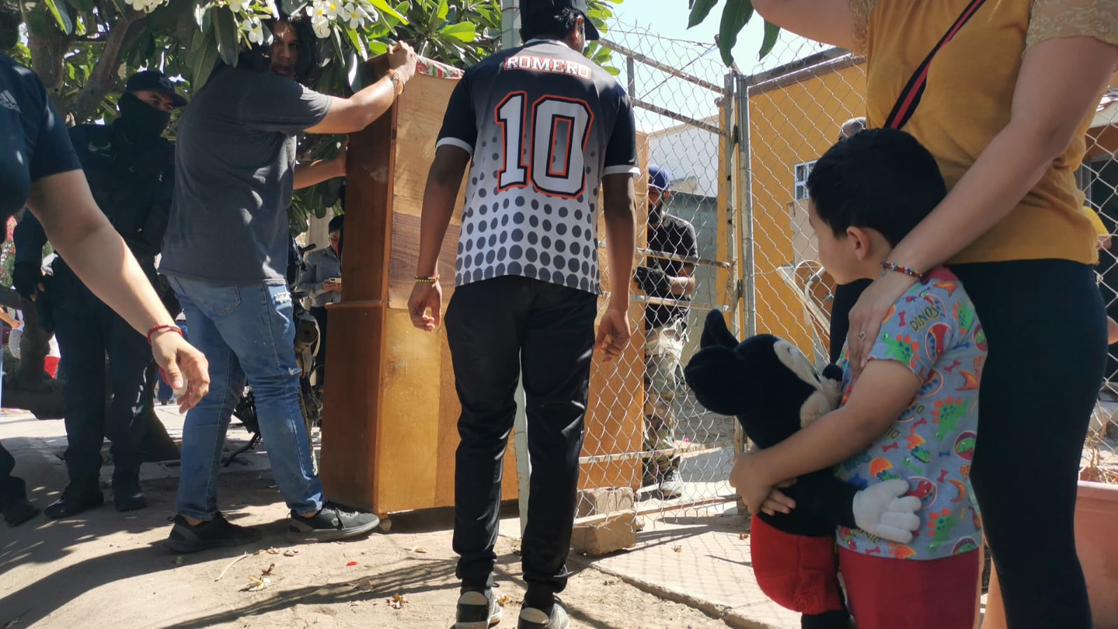 Desalojo masivo en Santa Rocío, de Culiacán, al menos 39 viviendas son recuperadas por la autoridad