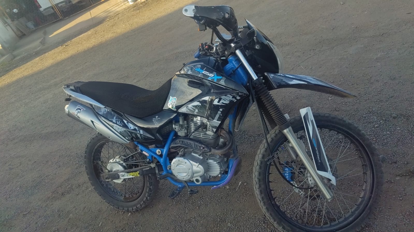 Detienen a joven en motocicleta con reporte de robo en Mazatlán