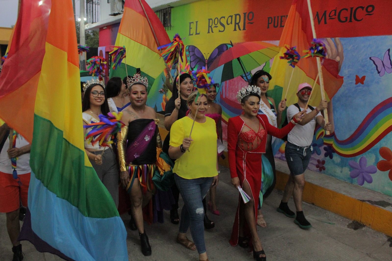 Develan mural por la diversidad en El Rosario por el Día del Orgullo LGTBIQ+