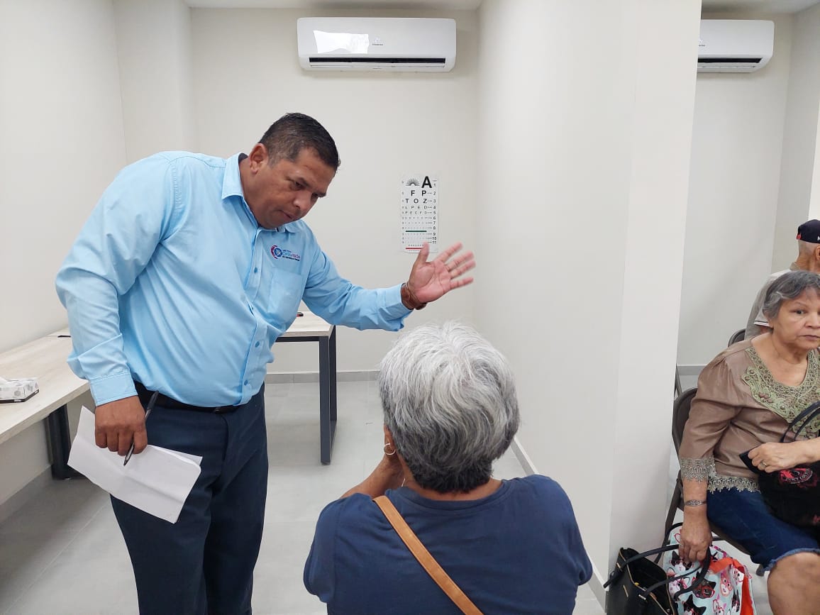 Diagnostican 180 pacientes oftalmológicos en el municipio de Ahome, realizarán 100 cirugías de cataratas