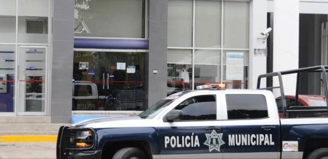 ¡Pegan de nuevo! Asaltantes en moto despojan de 19 mil pesos a hombre al salir del banco en San Isidro, Culiacán