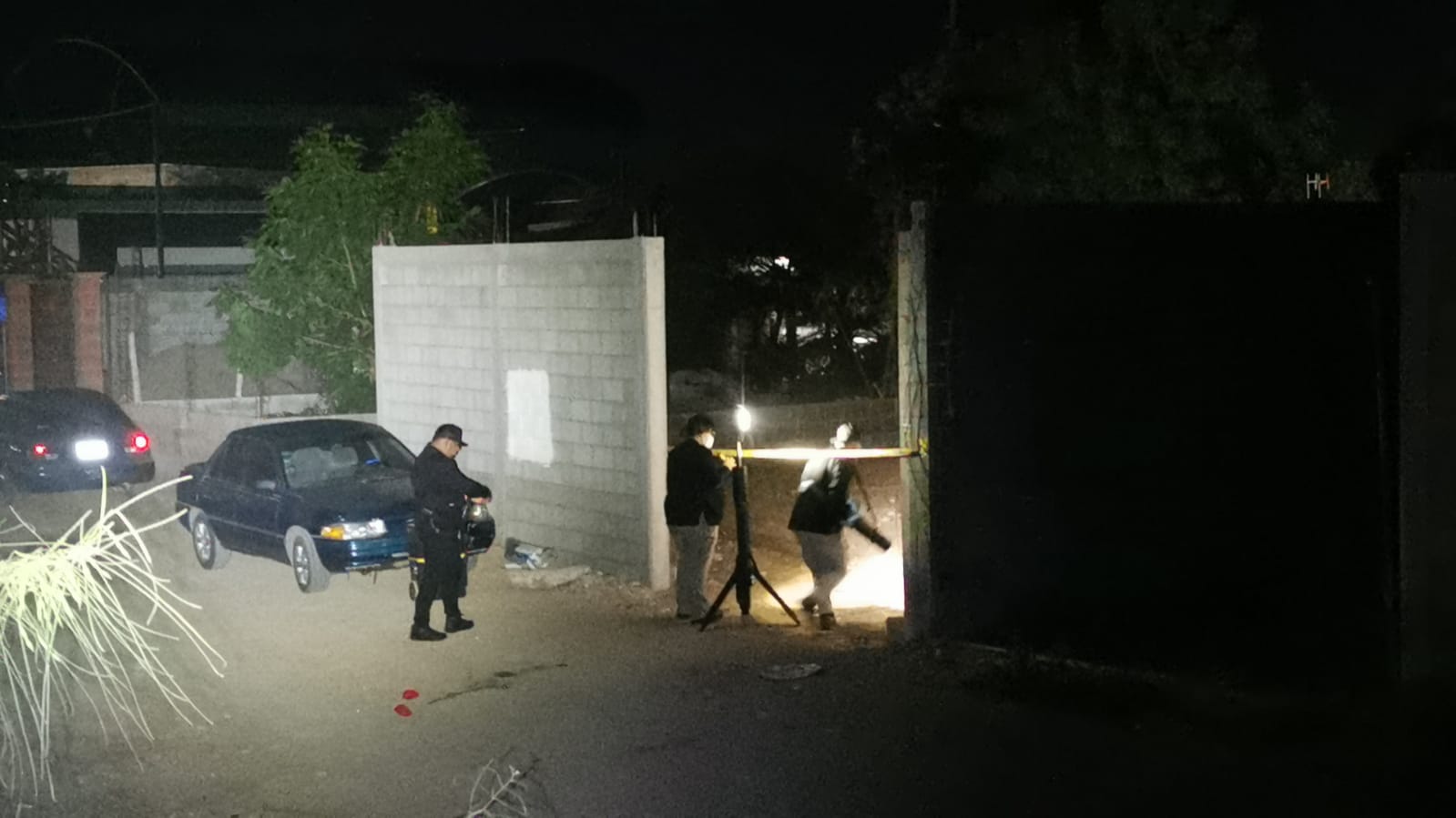 Con las manos esposadas y huellas de tortura, encuentran asesinado a un hombre al sur de Culiacán