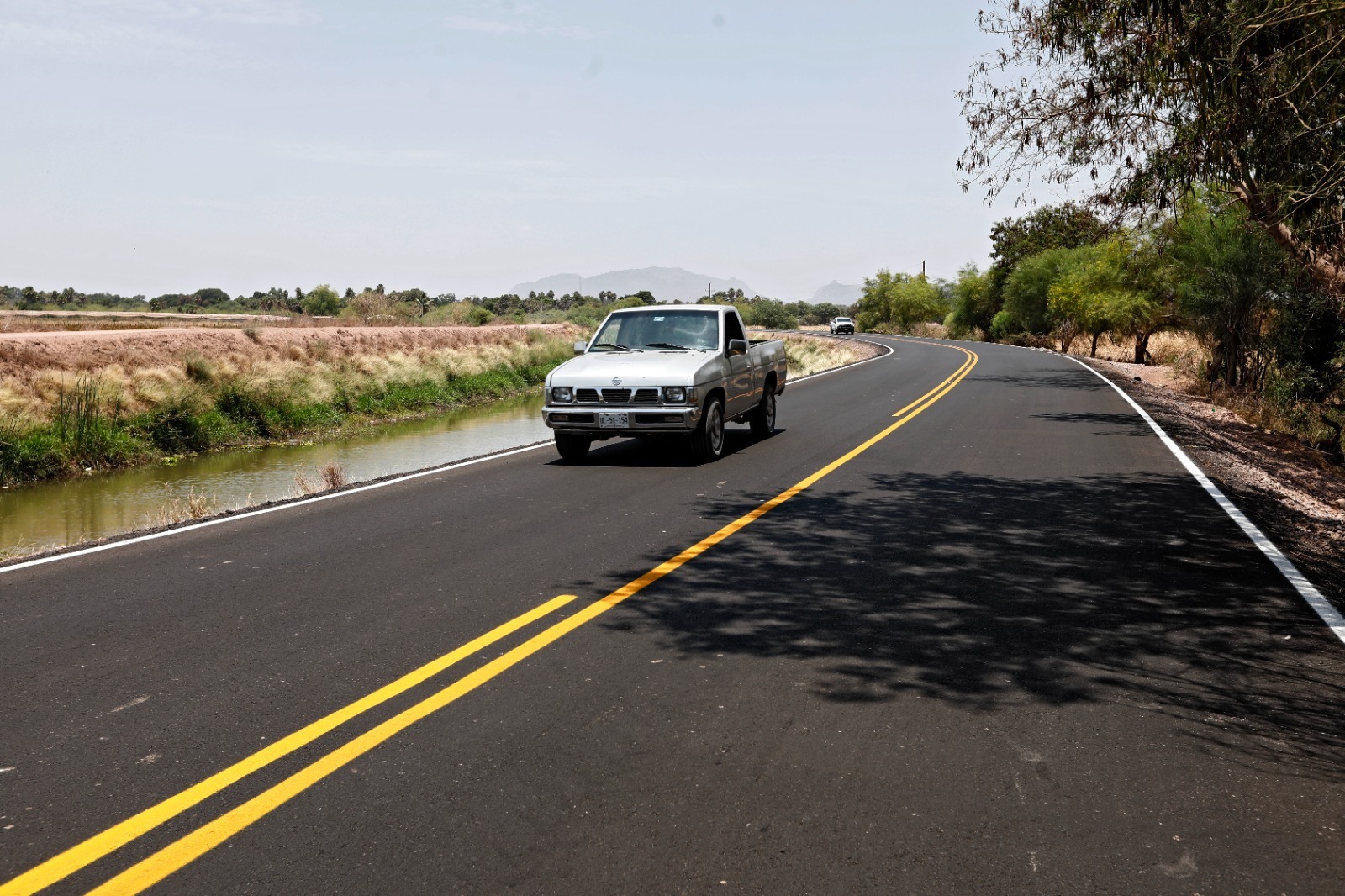 Entregan 4.4 kilómetros de carretera en comunidad indígena de El Fuerte