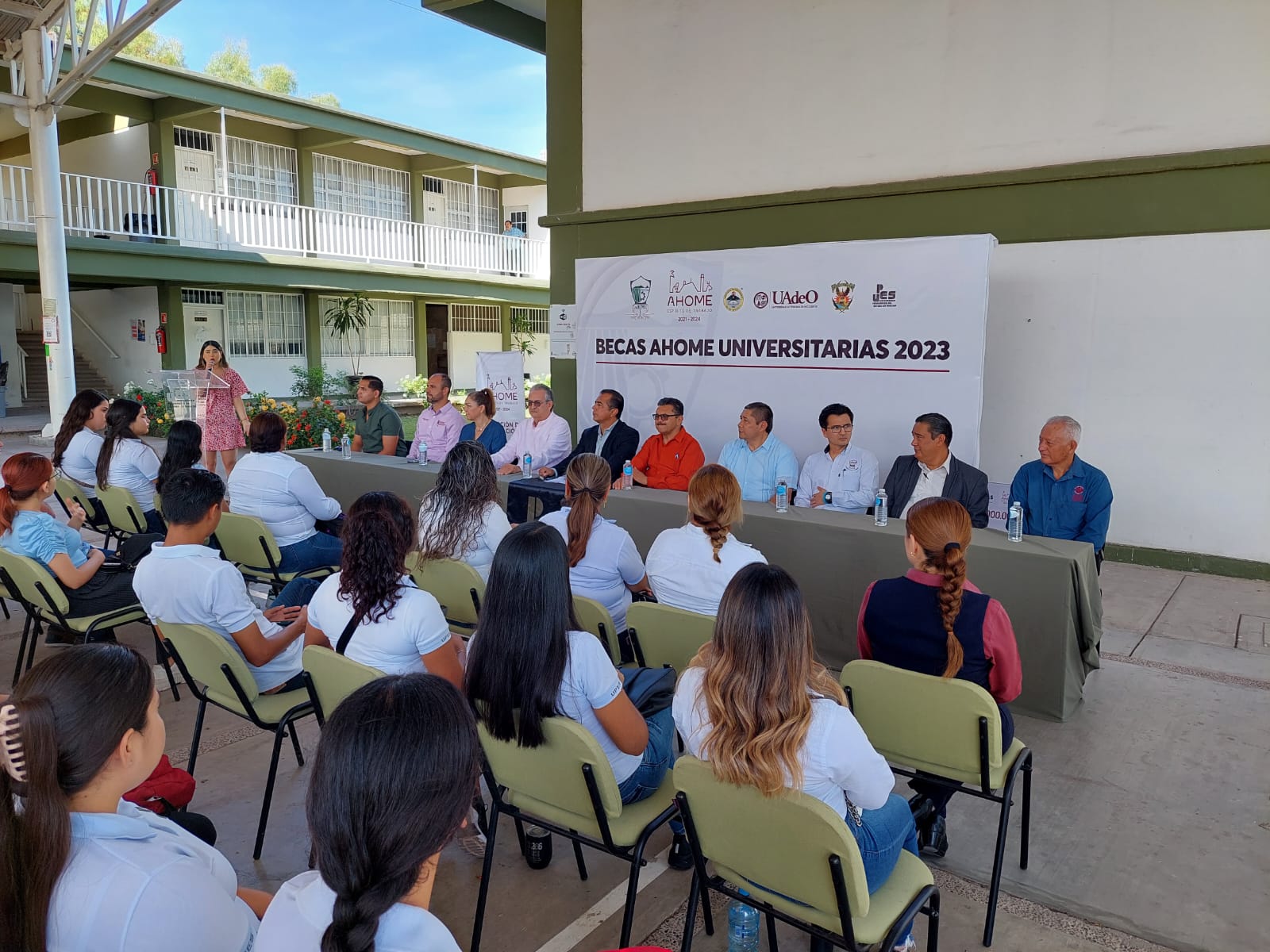 Entregará 2 mdp Ayuntamiento de Ahome en becas a estudiantes universitarios