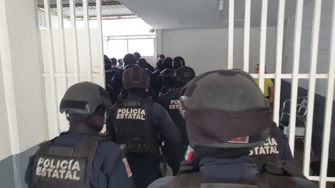 ¡Esculque! Policías estatales hacen revisión en el penal de Aguaruto, tras detención de Gonzalo