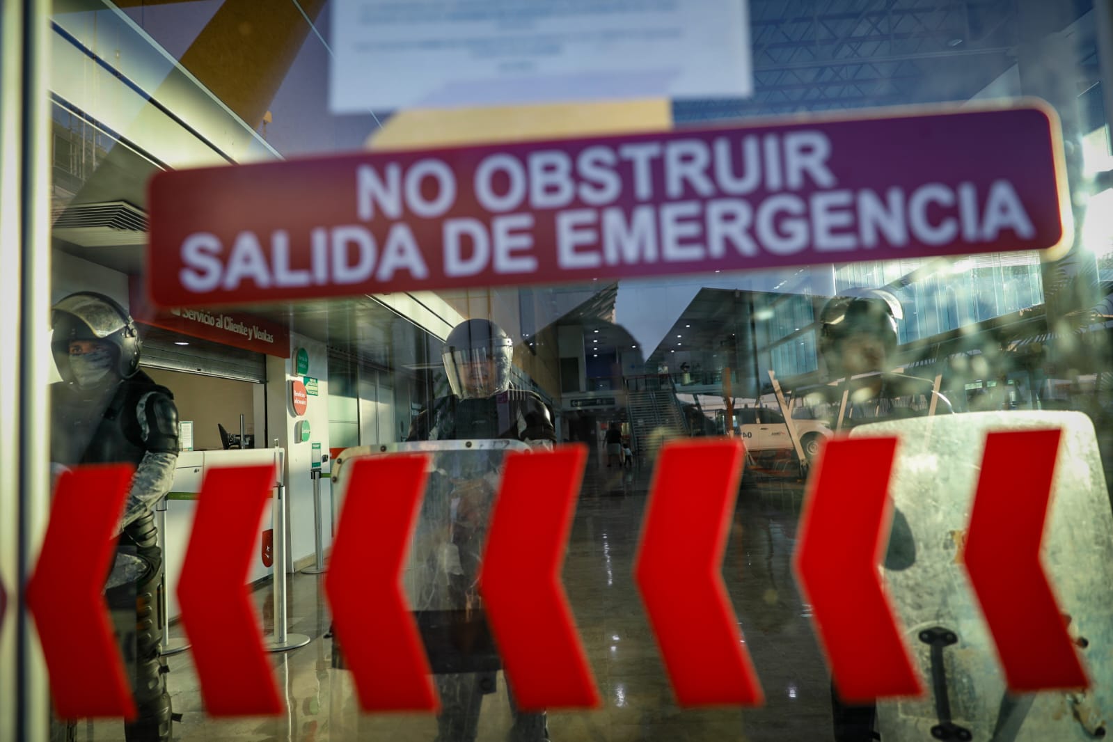 A 40 horas del bloqueo del aeropuerto de Culiacán, productores tendrán reunión y valoran retirada