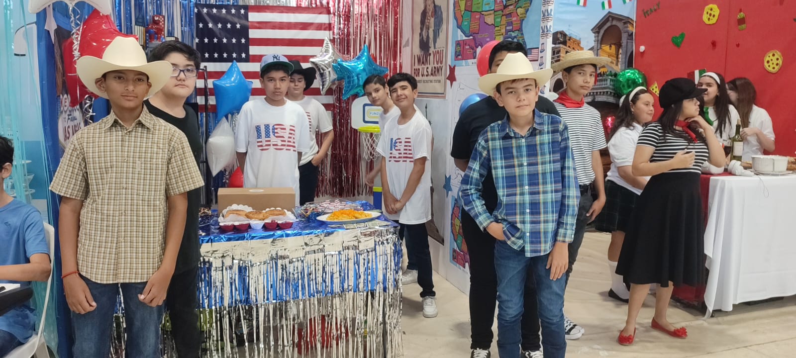 Estudiantes del colegio SAM realizan Tianguis Turístico y representan 12 países