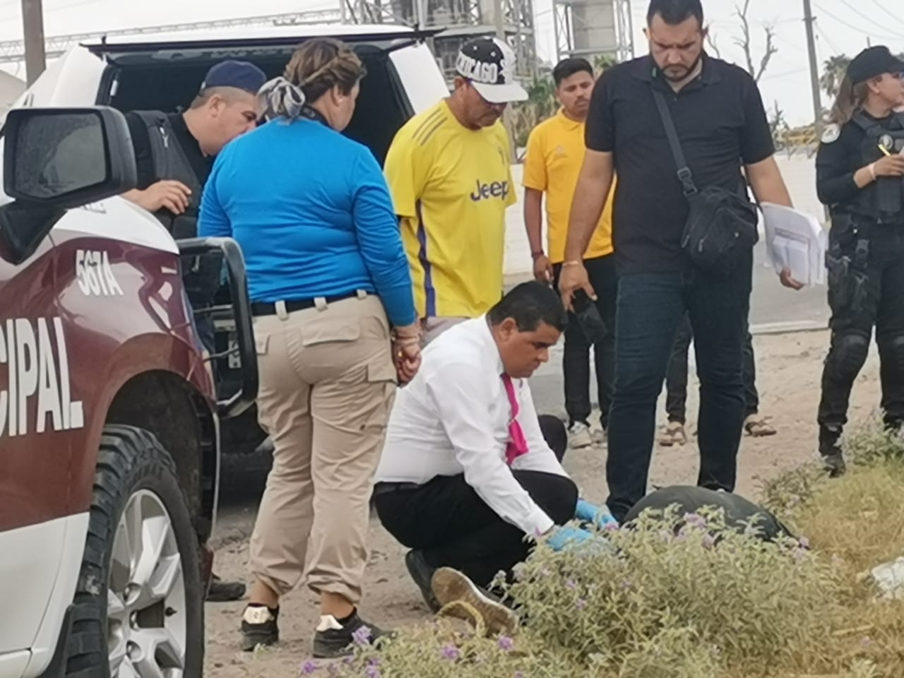 Flotando y sin signos vitales es como fue localizado un adulto mayor dentro del canal Lateral 18 en Ahome